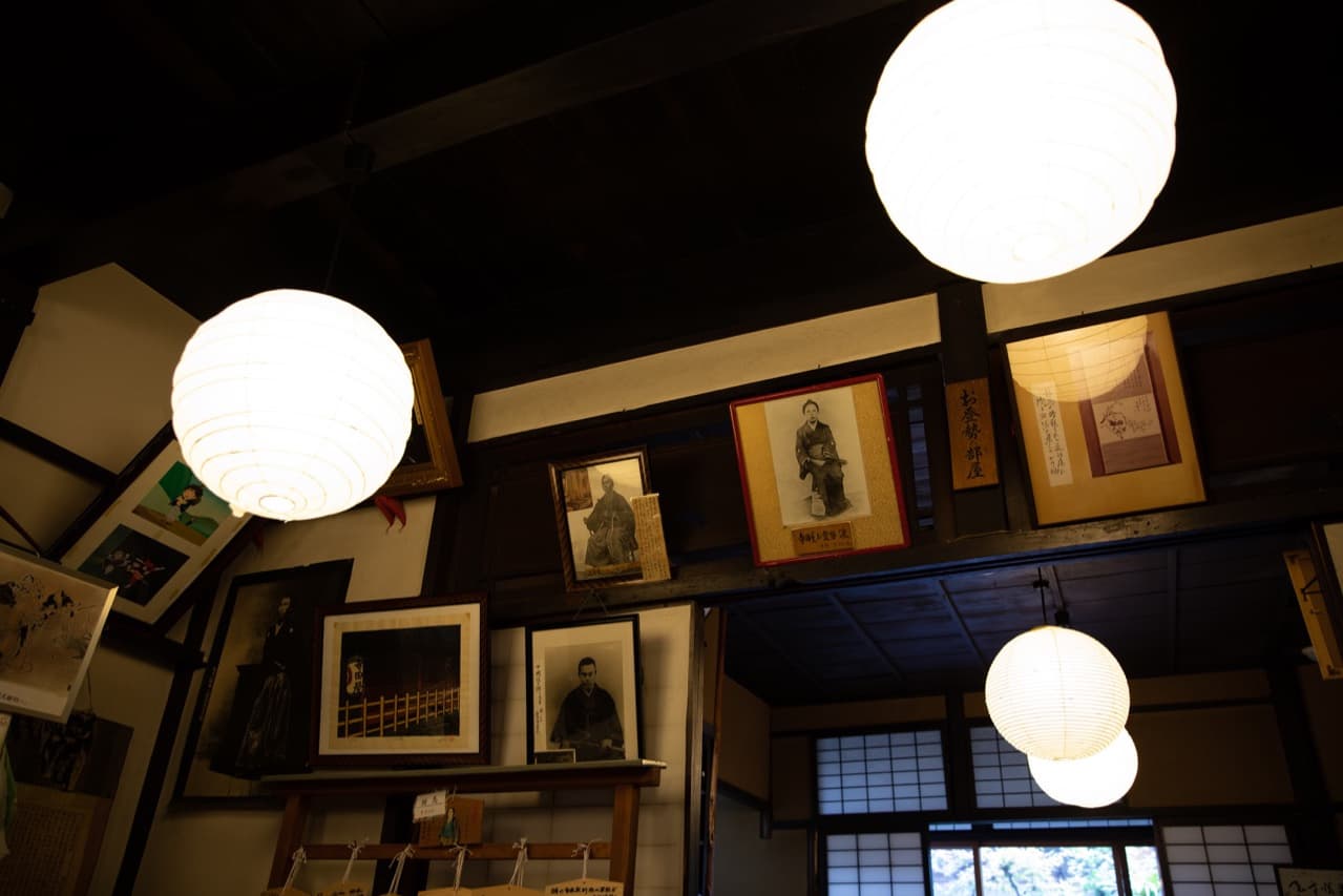 京都ずきには言わずと知れた有名な本屋・恵文社一乗寺店のコテージ入り口